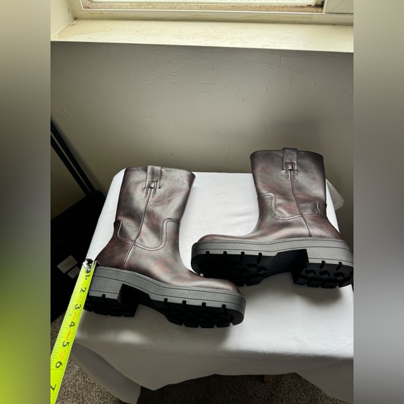 No Boundaries Women's Pull On Lug Sole Boots in Chocolate Brown. Size 8 NWT - Picture 5 of 8